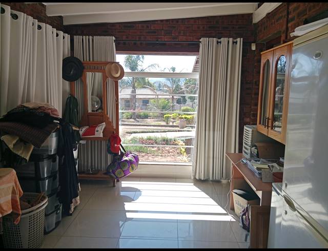4 BEDROOM HOUSE FOR SALE IN LINCOLN MEADE